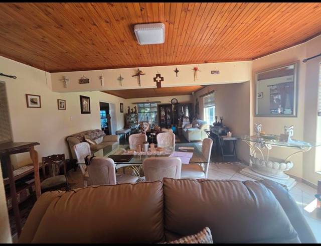 4 BEDROOM HOUSE FOR SALE IN PARKRAND